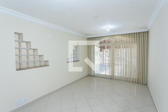 Casa à venda com 3 quartos, 210m² em Chácara Inglesa, São Paulo