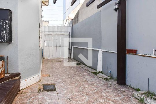 Garagem de casa à venda com 3 quartos, 240m² em Sarandi, Porto Alegre