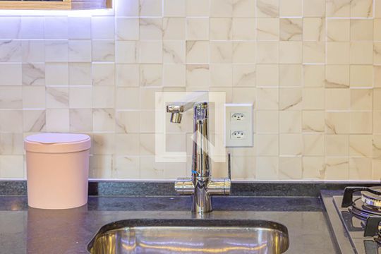 Cozinha de apartamento para alugar com 2 quartos, 37m² em Bela Vista, São Paulo