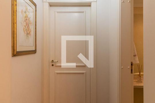 Corredor de apartamento à venda com 4 quartos, 220m² em Jardim da Saúde, São Paulo