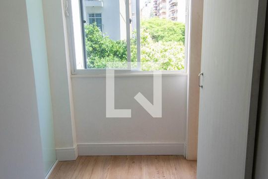 Corredor de apartamento para alugar com 1 quarto, 46m² em Copacabana, Rio de Janeiro