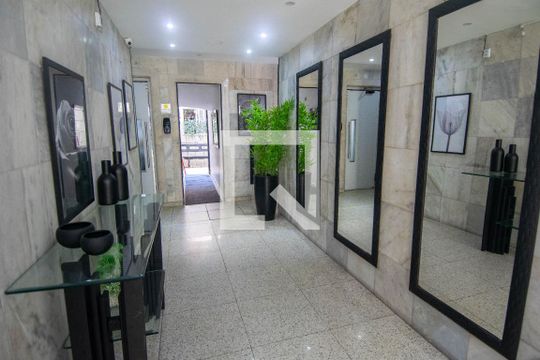 Portaria de apartamento para alugar com 1 quarto, 46m² em Copacabana, Rio de Janeiro