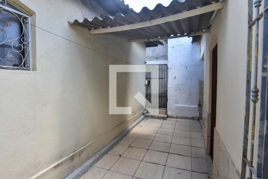 Corredor de casa para alugar com 1 quarto, 45m² em Parque Colonial, São Paulo