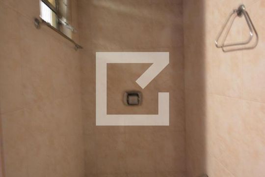 Banheiro da suite 1 de casa de condomínio à venda com 5 quartos, 300m² em Vila Kosmos, Rio de Janeiro