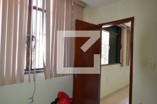 Closet de casa de condomínio à venda com 5 quartos, 300m² em Vila Kosmos, Rio de Janeiro