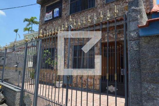 Fachada de casa de condomínio à venda com 5 quartos, 300m² em Vila Kosmos, Rio de Janeiro