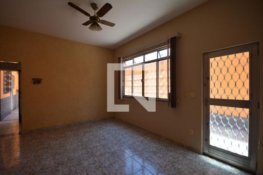 Sala 1 de casa de condomínio à venda com 5 quartos, 300m² em Vila Kosmos, Rio de Janeiro
