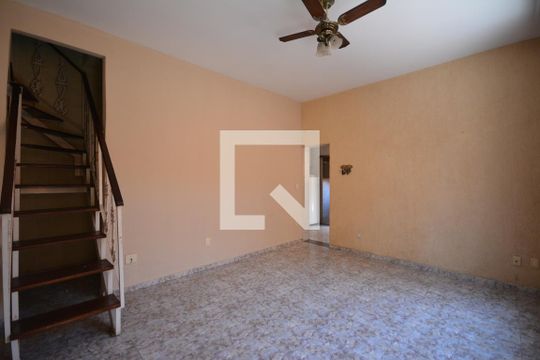 Sala 1 de casa de condomínio à venda com 5 quartos, 300m² em Vila Kosmos, Rio de Janeiro