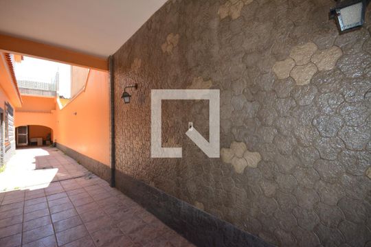 Garagem de casa de condomínio à venda com 5 quartos, 300m² em Vila Kosmos, Rio de Janeiro