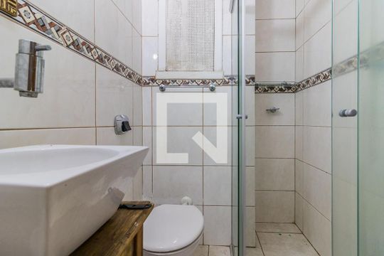 Banheiro de kitnet/studio à venda com 1 quarto, 16m² em Centro Histórico, Porto Alegre