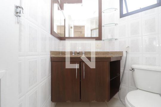 Banheiro da Suíte de apartamento para alugar com 3 quartos, 76m² em Parada Inglesa, São Paulo