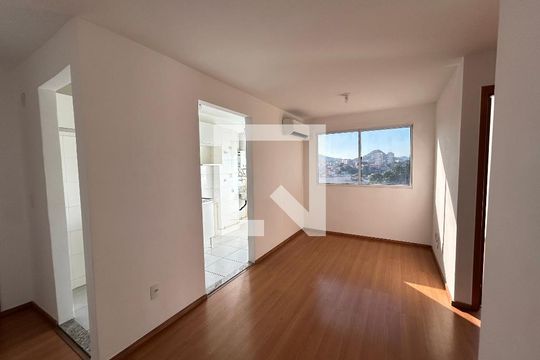 Sala de apartamento à venda com 2 quartos, 43m² em Encantado, Rio de Janeiro