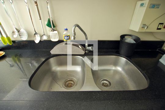 Cozinha de apartamento para alugar com 3 quartos, 78m² em Cristal, Porto Alegre
