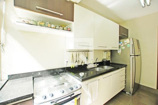 Cozinha de apartamento para alugar com 3 quartos, 78m² em Cristal, Porto Alegre