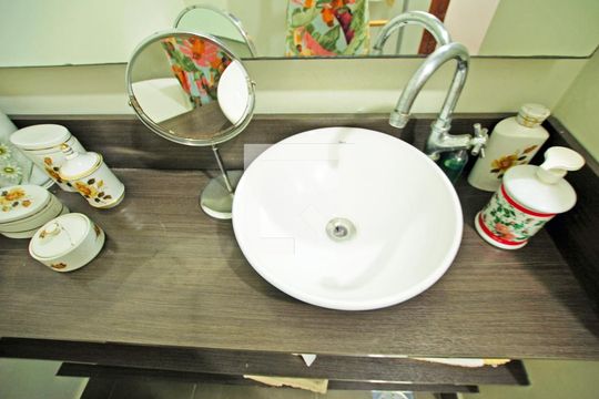 Banheiro de apartamento para alugar com 3 quartos, 78m² em Cristal, Porto Alegre