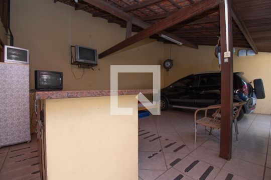 garagem de casa à venda com 3 quartos, 144m² em Canudos, Novo Hamburgo