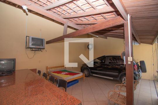 garagem de casa à venda com 3 quartos, 144m² em Canudos, Novo Hamburgo