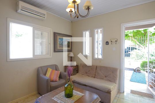 Casa à venda com 4 quartos, 180m² em Nonoai, Porto Alegre