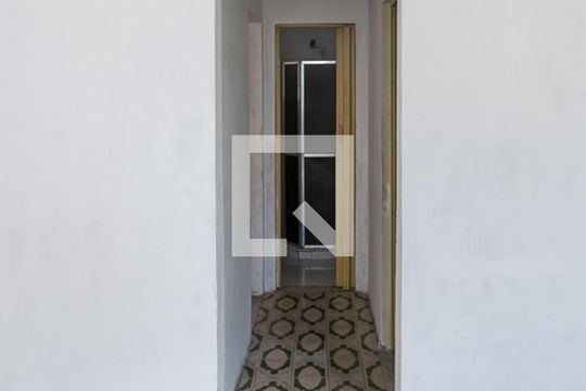 Sala de casa para alugar com 2 quartos, 86m² em Olaria, Rio de Janeiro