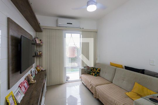 Sala de apartamento à venda com 3 quartos, 72m² em Jacarepaguá, Rio de Janeiro