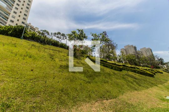 Vista da Rua de apartamento para alugar com 3 quartos, 133m² em Tamboré, Santana de Parnaíba