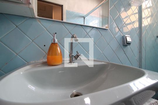 Pia de casa à venda com 3 quartos, 224m² em Jardim Cotinha, São Paulo