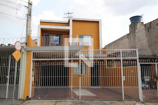 Fachada de casa à venda com 3 quartos, 224m² em Jardim Cotinha, São Paulo