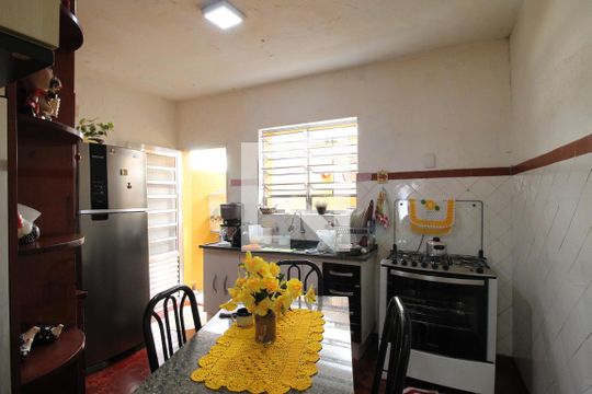 Cozinha de casa à venda com 3 quartos, 224m² em Jardim Cotinha, São Paulo