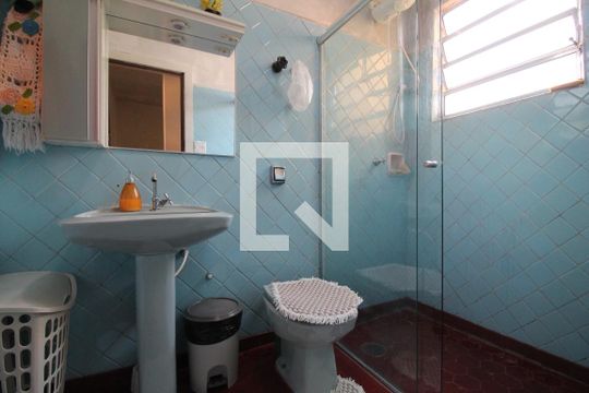 Banheiro de casa à venda com 3 quartos, 224m² em Jardim Cotinha, São Paulo