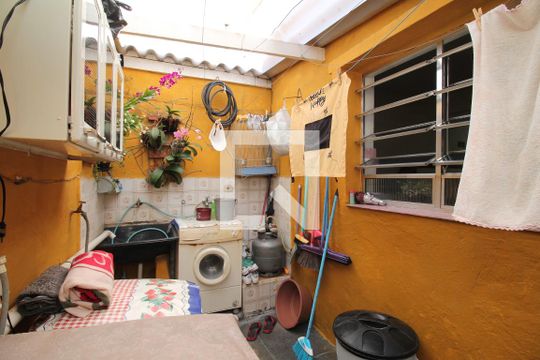 Área de Serviço de casa à venda com 3 quartos, 224m² em Jardim Cotinha, São Paulo