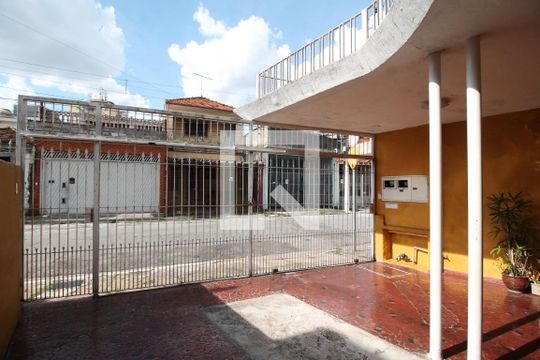 Garagem de casa à venda com 3 quartos, 224m² em Jardim Cotinha, São Paulo