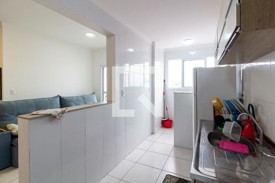 Cozinha de apartamento para alugar com 1 quarto, 50m² em Guilhermina, Praia Grande