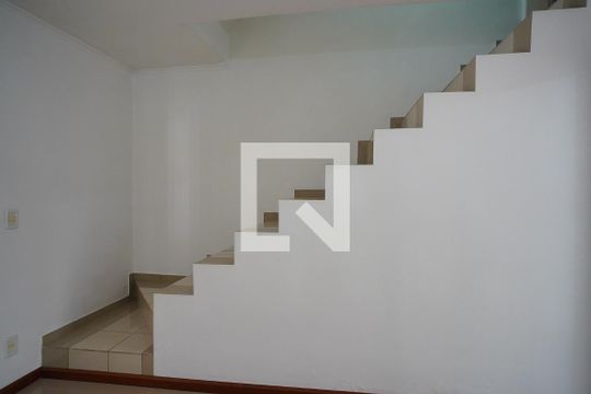 Acesso dormitórios de casa à venda com 3 quartos, 300m² em Cristo Redentor, Porto Alegre