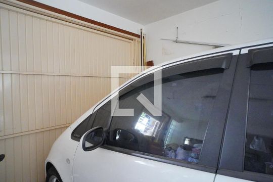 Garagem de casa à venda com 3 quartos, 300m² em Cristo Redentor, Porto Alegre