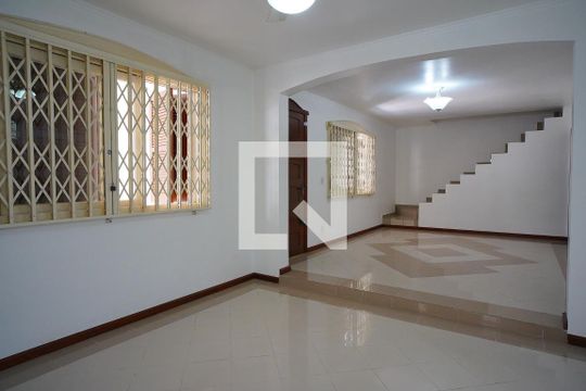 Casa à venda com 3 quartos, 300m² em Cristo Redentor, Porto Alegre
