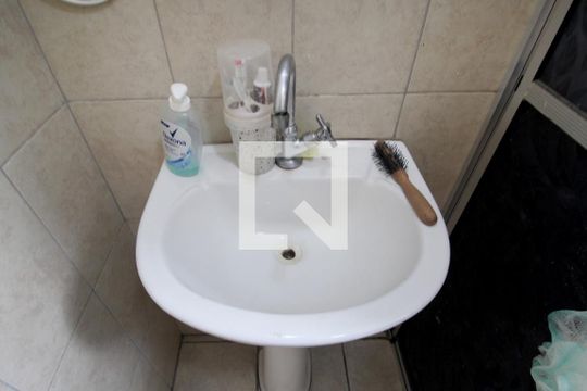 Banheiro de apartamento para alugar com 2 quartos, 55m² em Parque Morumbi, Votorantim