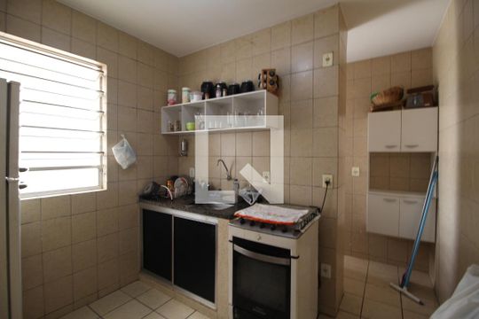 Cozinha de apartamento para alugar com 2 quartos, 55m² em Parque Morumbi, Votorantim
