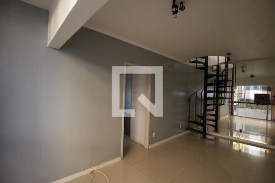 Sala de apartamento à venda com 2 quartos, 170m² em São Sebastião, Porto Alegre