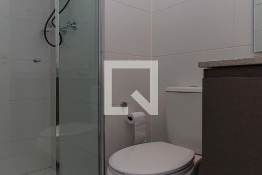 Banheiro de kitnet/studio para alugar com 1 quarto, 23m² em Brooklin, São Paulo