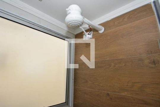 Banheiro de apartamento à venda com 2 quartos, 45m² em Parque das Cachoeiras, Campinas