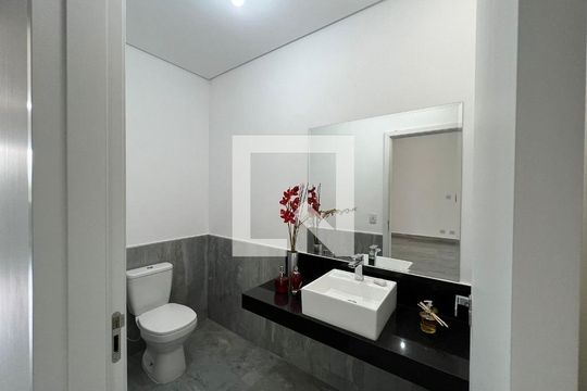 Banheiro de casa de condomínio à venda com 4 quartos, 299m² em Retiro do chalé, Brumadinho