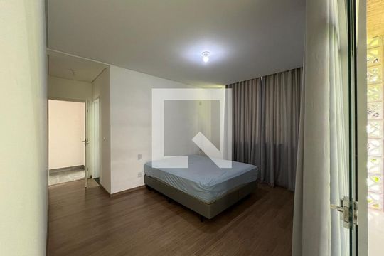 Quarto de casa de condomínio à venda com 4 quartos, 299m² em Retiro do chalé, Brumadinho