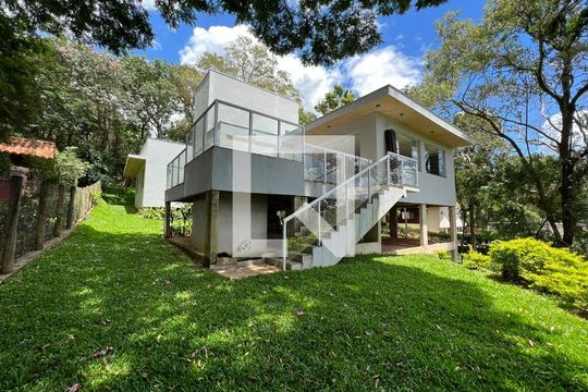 Fachada de casa de condomínio à venda com 4 quartos, 299m² em Retiro do chalé, Brumadinho