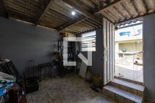 Área Externa de casa à venda com 3 quartos, 360m² em Rio Branco, Belo Horizonte