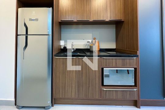 Cozinha de kitnet/studio à venda com 1 quarto, 29m² em Itaim Bibi, São Paulo