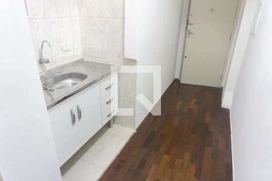 Cozinha de apartamento para alugar com 1 quarto, 35m² em Bela Vista, São Paulo