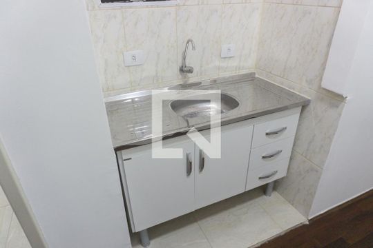 Cozinha de apartamento para alugar com 1 quarto, 35m² em Bela Vista, São Paulo