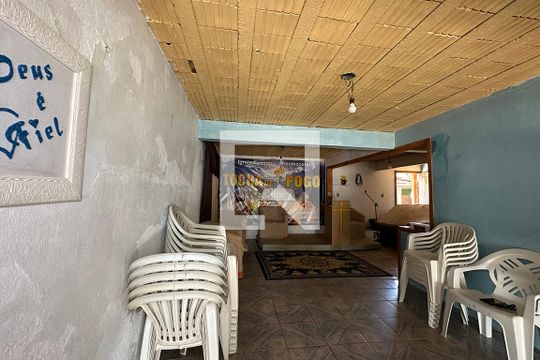 Garagem de casa à venda com 2 quartos, 200m² em Scharlau, São Leopoldo