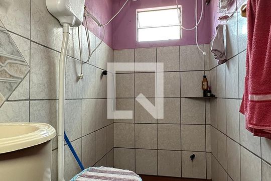 Banheiro 1 de casa à venda com 2 quartos, 200m² em Scharlau, São Leopoldo