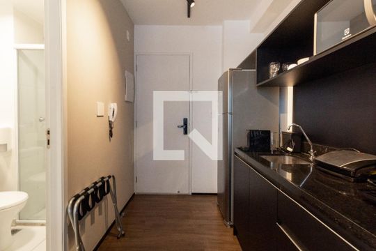 Cozinha de kitnet/studio para alugar com 1 quarto, 24m² em Jardim Paulistano, São Paulo